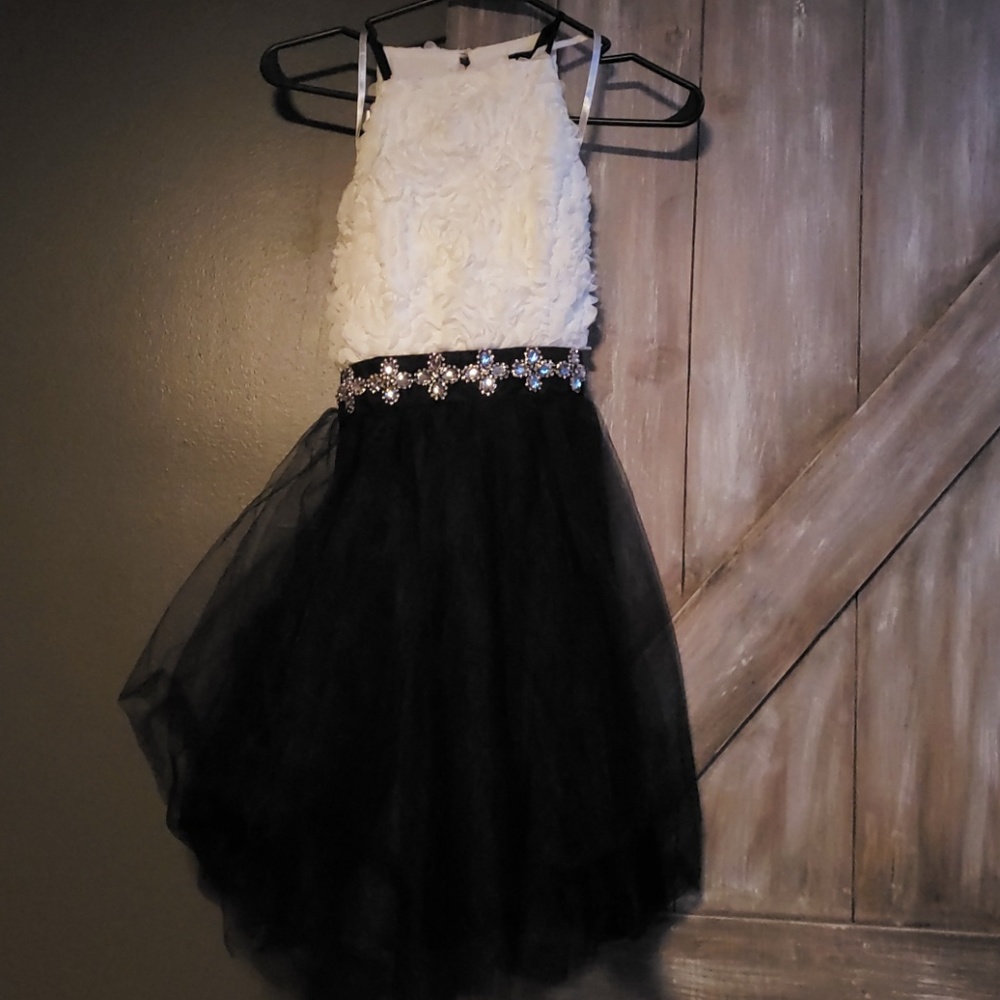Cute dress - read all of the description